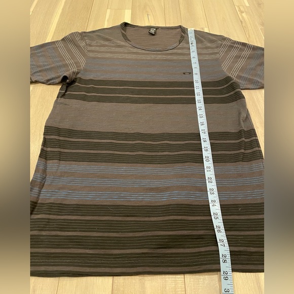 Oakley Men’s Slim Fit T-Shirt - Size Medium PRICE DROP! - Picture 3 of 5